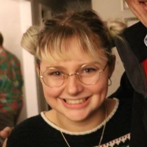 Meet your Posher, Chloe